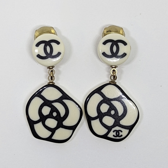 CHANEL Vintage 90's Camellia Clip On Dangle Earrings - Picture 4 of 10